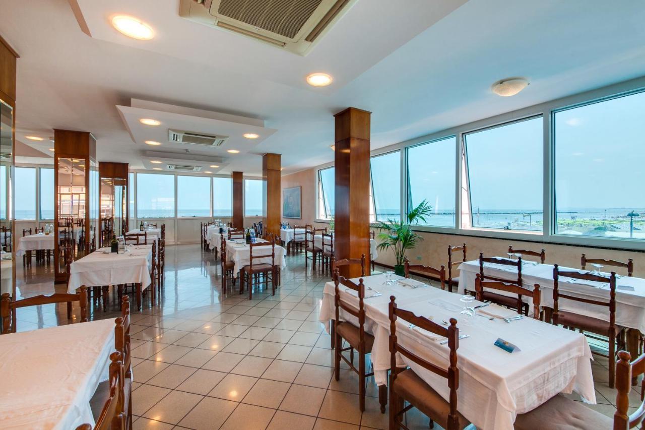Hotel Majestic Bellaria-Igea Marina Exteriör bild
