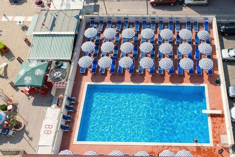 Hotel Majestic Bellaria-Igea Marina Exteriör bild