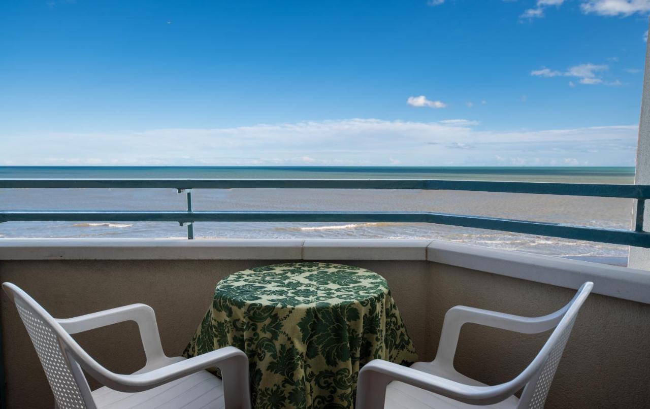 Hotel Majestic Bellaria-Igea Marina Exteriör bild
