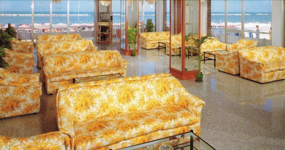 Hotel Majestic Bellaria-Igea Marina Exteriör bild